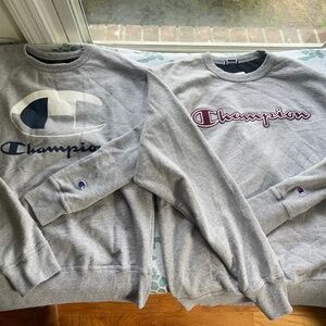 Champion Crew Neck Bundle of 2 pull overs medium mens